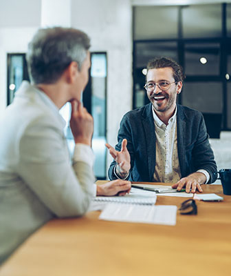 Beratungsgespräch im Büro Beratungsgespräch im Büro