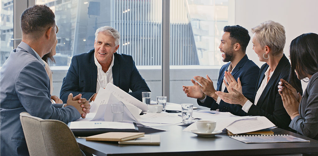 Gesprächsituation in einem Konferenzraum