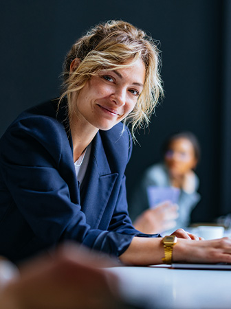 Bild einer lächelnden Businessfrau Bild einer lächelnden Businessfrau