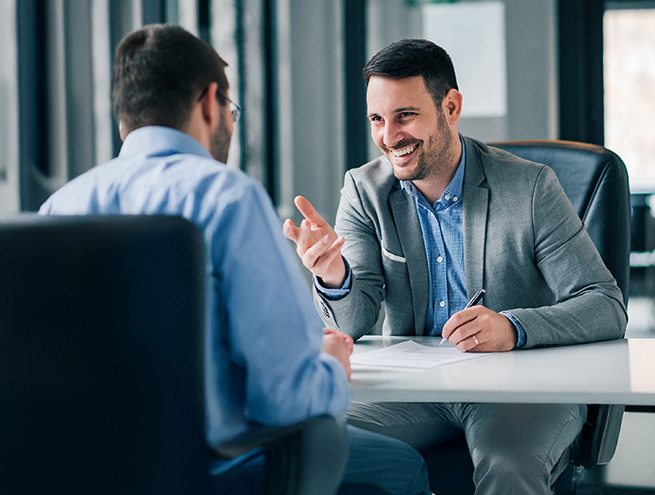 2 Männer im Gespräch 2 Männer im Gespräch
